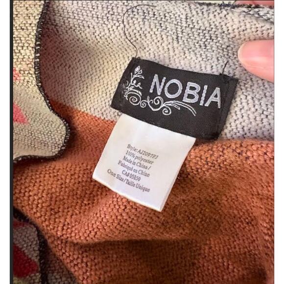 NOBIA Southwestern Aztec Boho Fringe Poncho Shawl Wrap One Size OS - Picture 6 of 6
